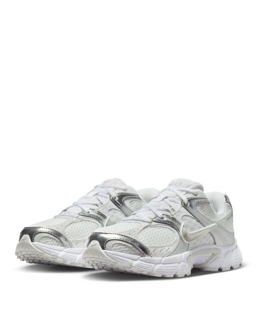 Nike White V5 Runner