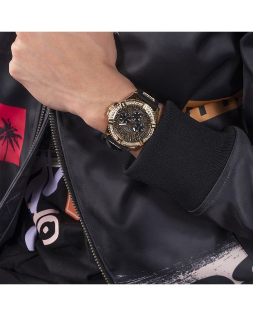 Guess Metallic Gents Watch With Strap for men