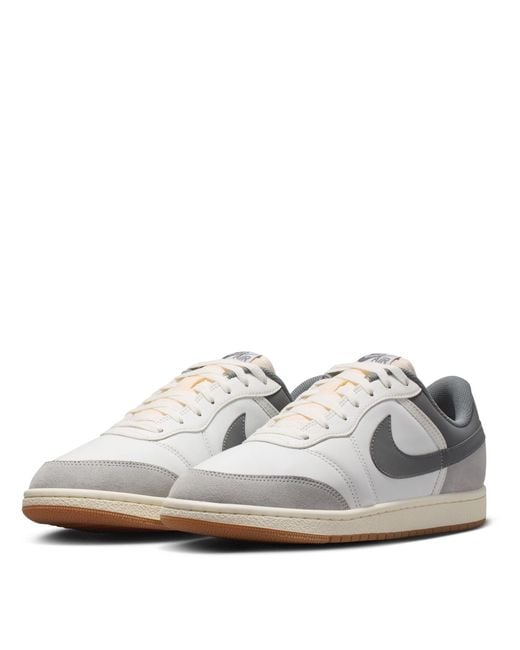 Nike White Low-Top Trainers for men