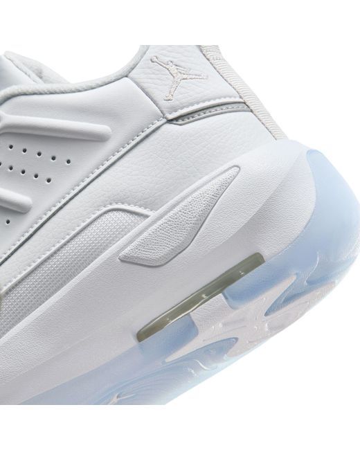 Nike White Aj Max Aura 7 Shoes for men