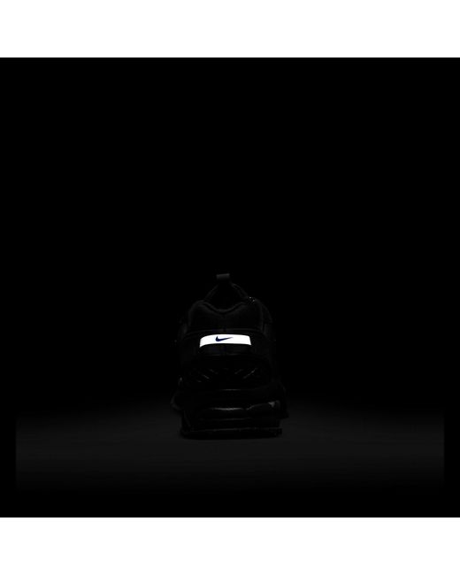Nike Black Vomero Roam Low Trainers for men