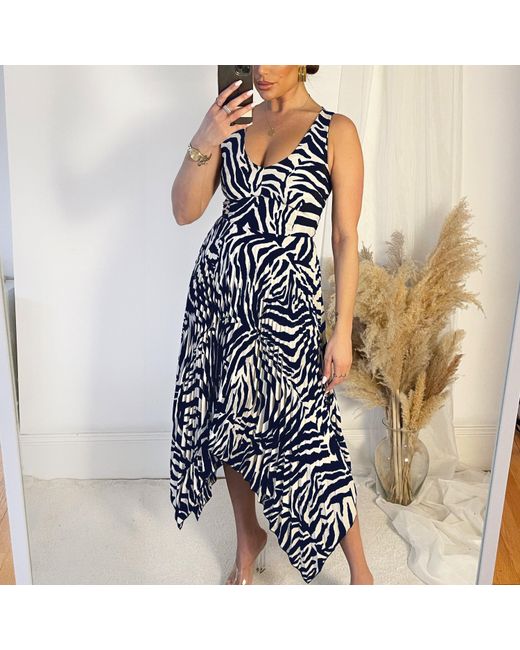 AX Paris Blue Printed V Neck Zig Zag Hem Pleated Midi Dress