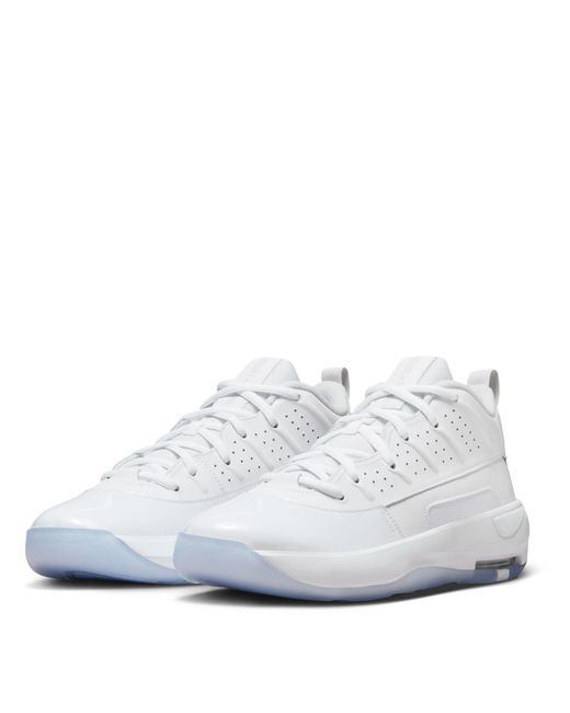 Nike White Aj Max Aura 7 Shoes for men