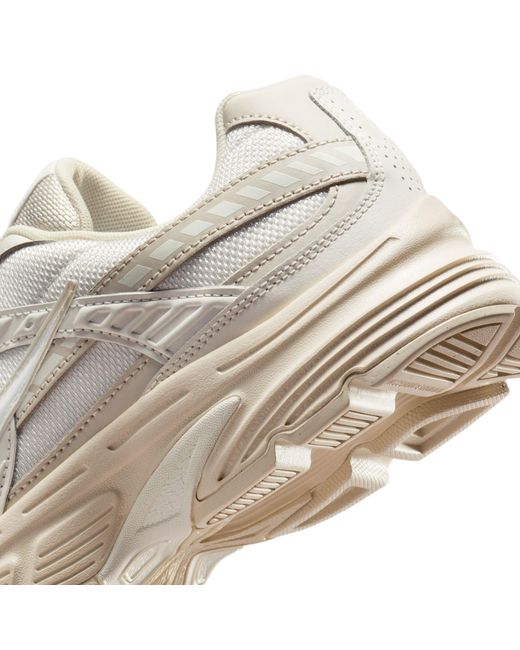 Nike White Initiator Running Shoe