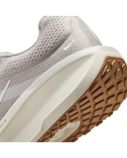Nike White Winflo 11 Road Running Shoes for men