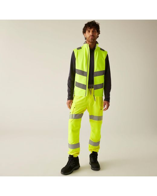 Regatta Green Hi-Vis Pro Contract Ablaze Softshell Bodywar for men