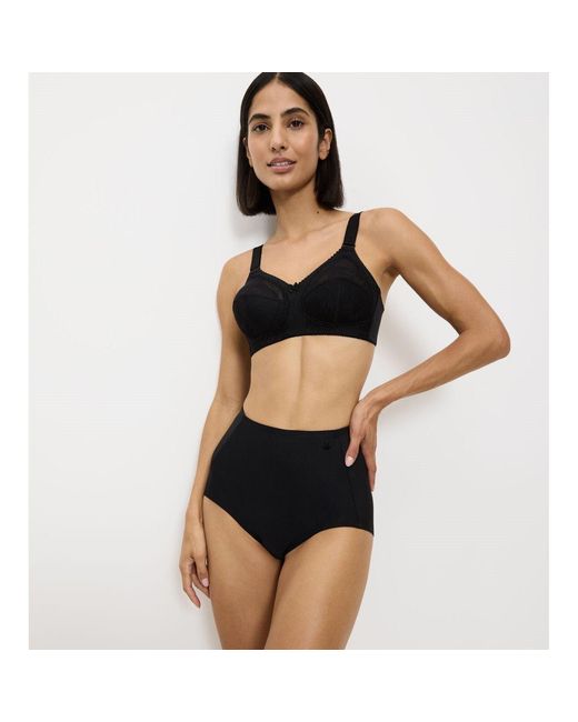 Triumph Black Doreen X