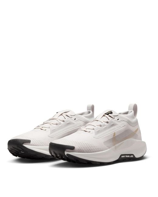 Nike White Pegasus Trail 5 Gore-Tex Running Shoes