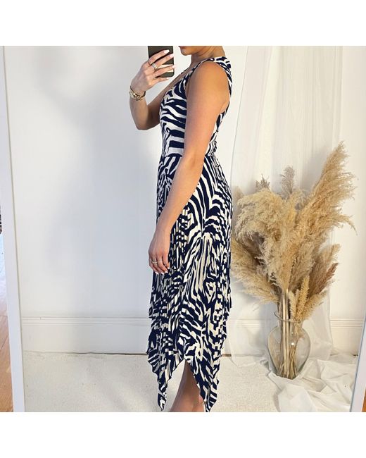AX Paris Blue Printed V Neck Zig Zag Hem Pleated Midi Dress