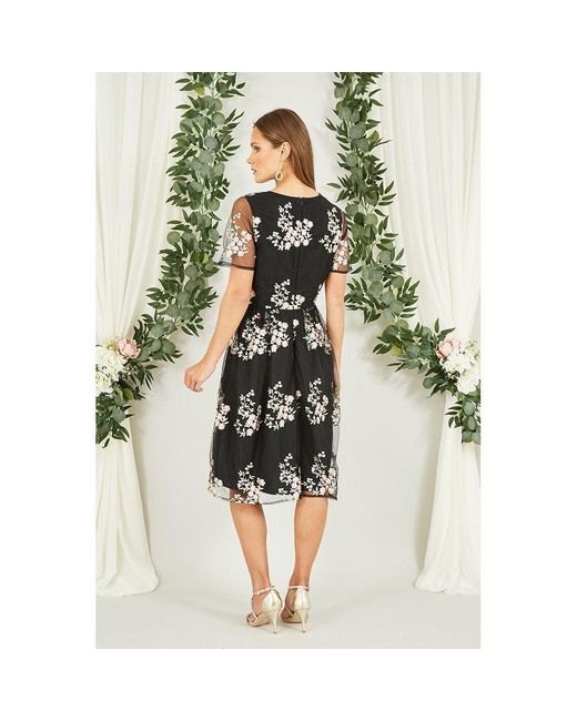 Yumi' Green Embroidered Floral Skater Dress