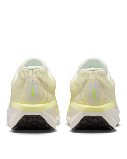 Nike Green Winflo 11 Road Running Shoes for men