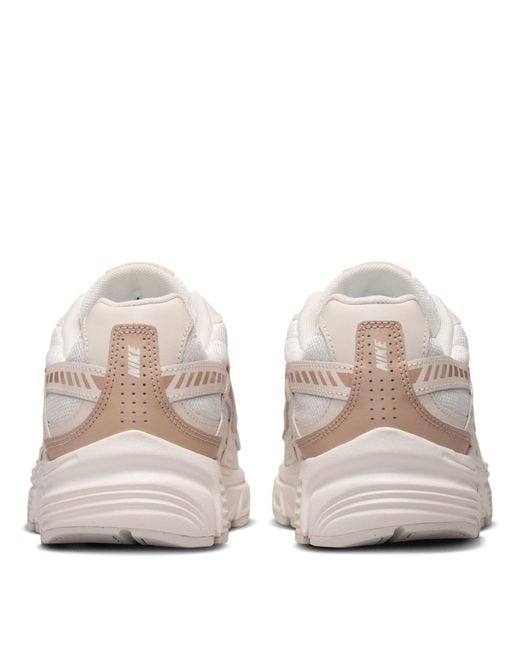 Nike White Initiator Running Shoe