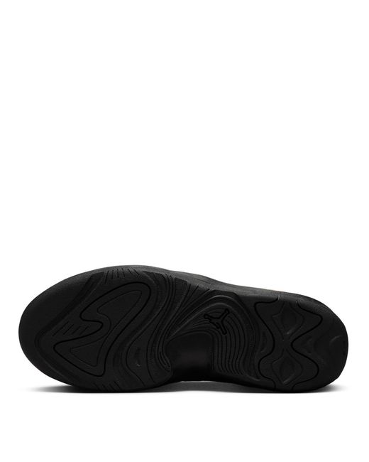 Nike Black Aj Max Aura 7 Shoes for men