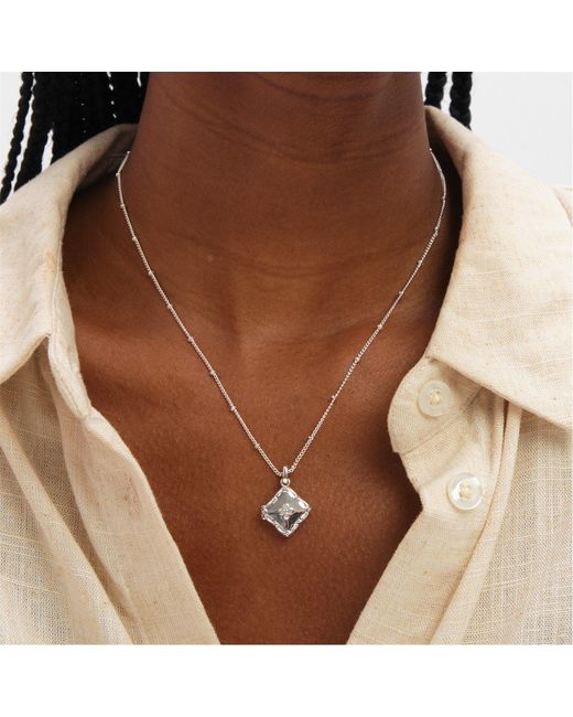 Inicio White Sterling Plated Clover Locket