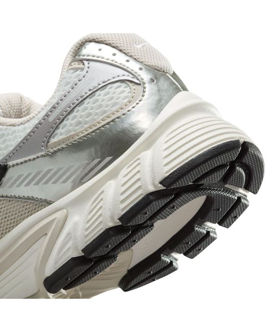 Nike White V5 Rnr