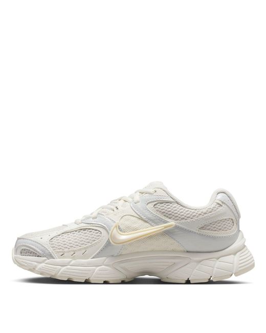 Nike White V5 Rnr