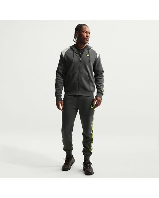 Nike Black Closed Hem Fleece Joggers for men