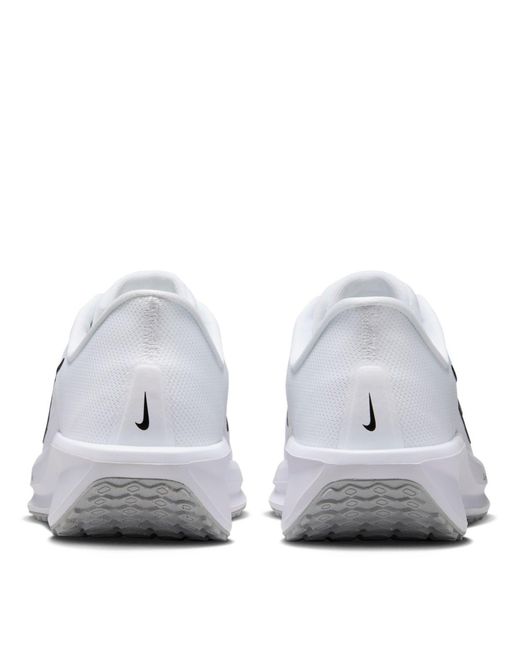 Nike White Quest 6 Road Running Shoes