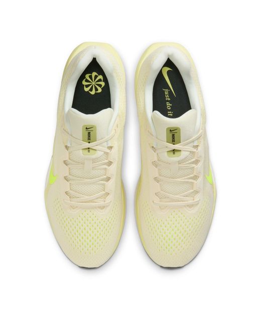 Nike Green Winflo 11 Road Running Shoes for men