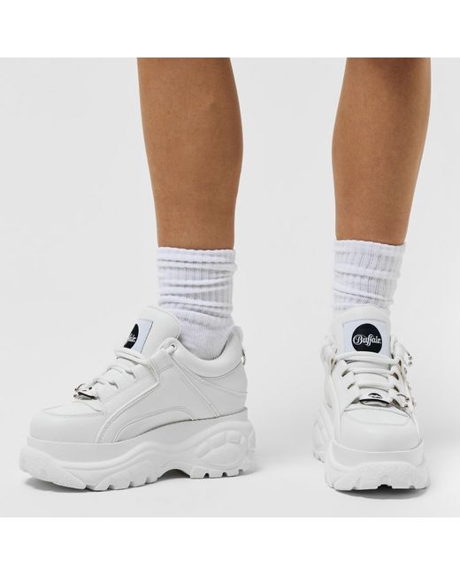 Buffalo White Advantage Shoes