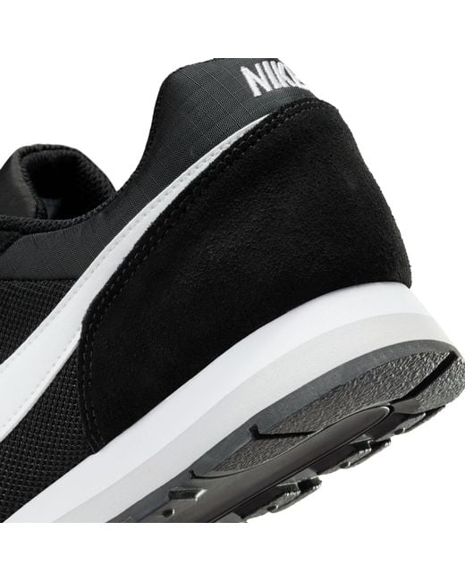 Nike Black Md Runner 2