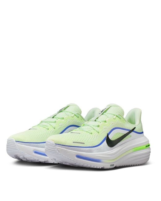 Nike Green Winflo 12 Running Shoes for men