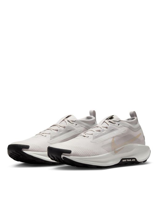 Nike White Pegasus Trail 5 Gore-Tex Running Shoes for men