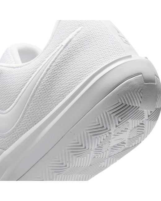 Nike White Basketball Trainers for men