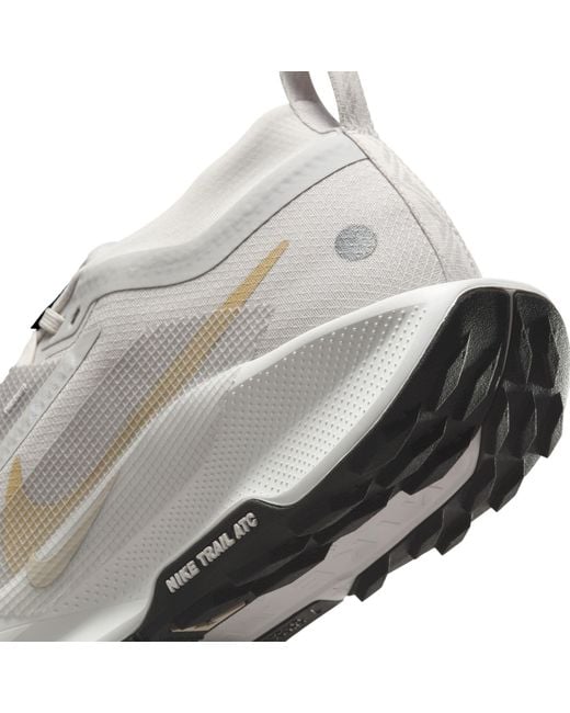 Nike White Pegasus Trail 5 Gore-Tex Running Shoes