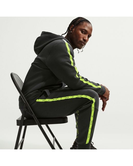 Nike Black Closed Hem Fleece Joggers for men