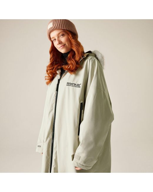 Regatta Green Adults Waterproof Quick-Drying Fleece-Lined Changing Robe