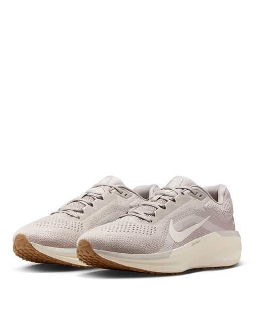 Nike White Winflo 11 Road Running Shoes for men