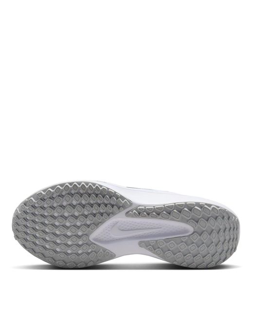 Nike White Quest 6 Road Running Shoes