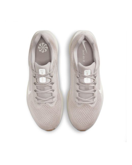 Nike White Winflo 11 Road Running Shoes for men