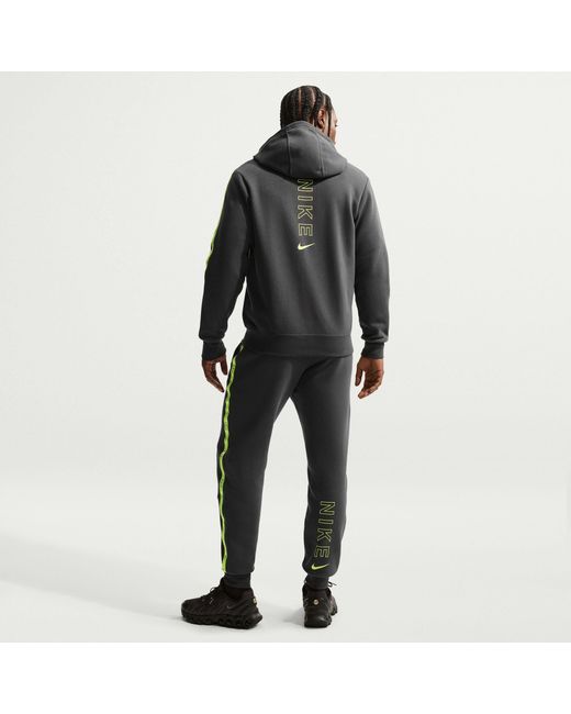 Nike Black Closed Hem Fleece Joggers for men