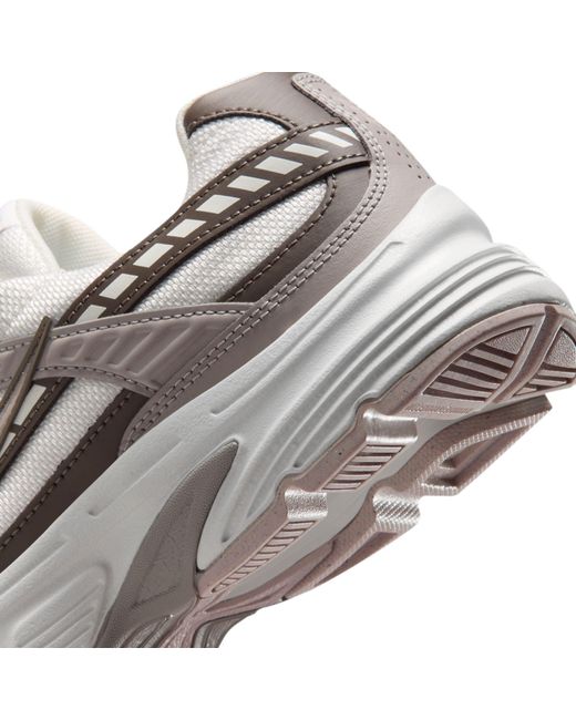 Nike White Initiator Running Shoe