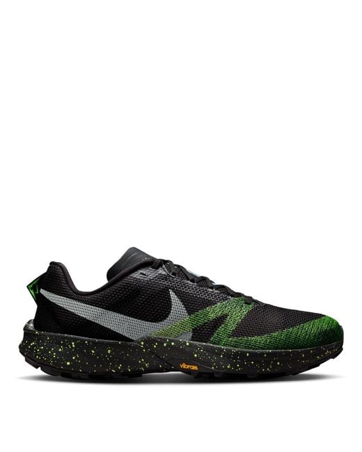 Nike Green Kiger 10 Trail Running Shoes for men