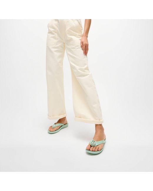 Fitflop Green Iqushion Glossy-Button Flip Flops