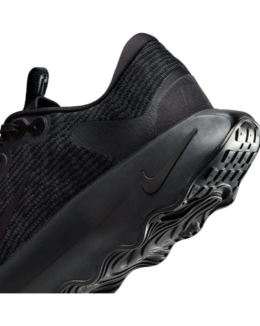 Nike Black Motiva Walking Shoes for men