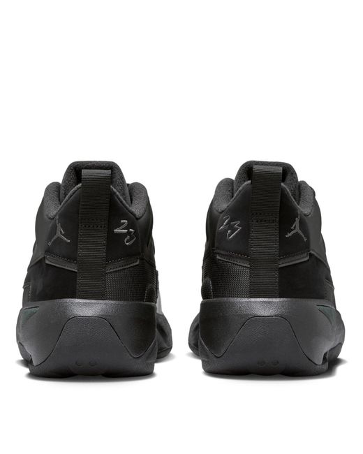 Nike Black Aj Max Aura 7 Shoes for men