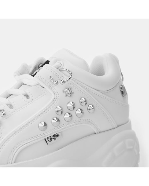 Buffalo White Advantage Shoes