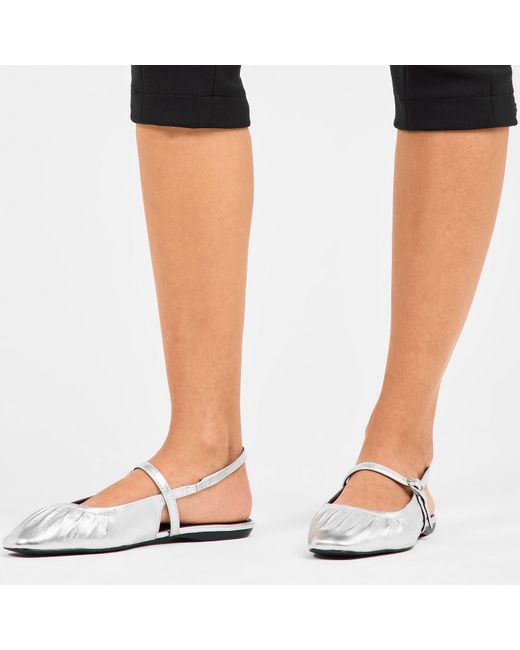 Steve Madden White Garson Flat Sandals