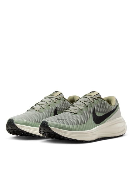 Nike Green Revolution 8 Road Running Shoes for men