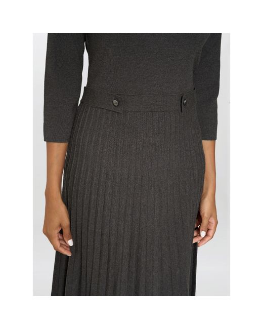 Gina Bacconi Black Annabella Pleated Midi Dress