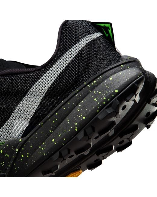 Nike Green Kiger 10 Trail Running Shoes for men