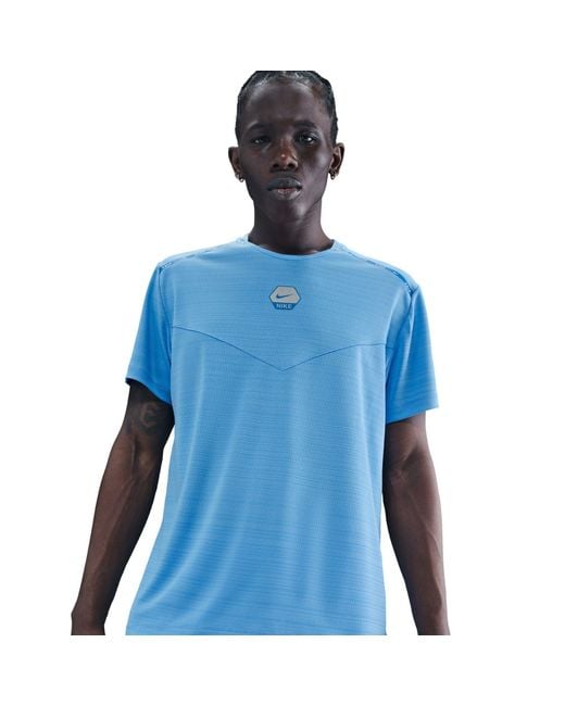 Nike Blue City Run Tee Sn61 for men