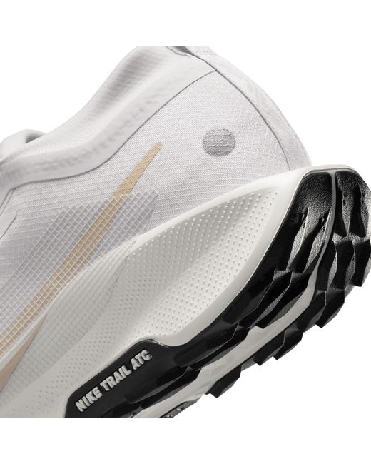 Nike White Pegasus Trail 5 Gore-Tex Running Shoes for men