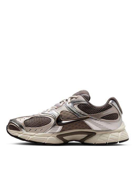 Nike Brown V5 Rnr Shoes for men