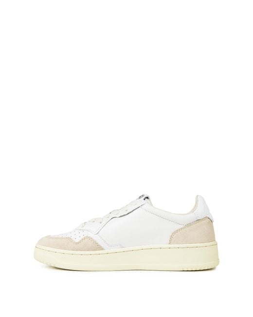 Autry White Medalist Low Top Trainers