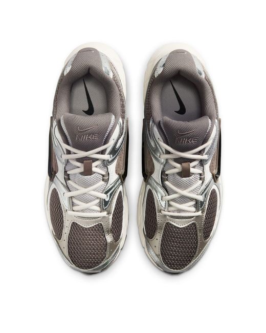 Nike Brown V5 Rnr Shoes for men